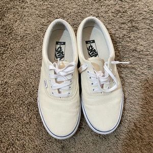 Vans vault classic white era lx size 7.5. Slightly used.